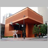 Bechtler Museum of Modern Art, Charlotte, North Carolina, 2000-2009, photo by Prasit Frazee, Wikipedia.jpg